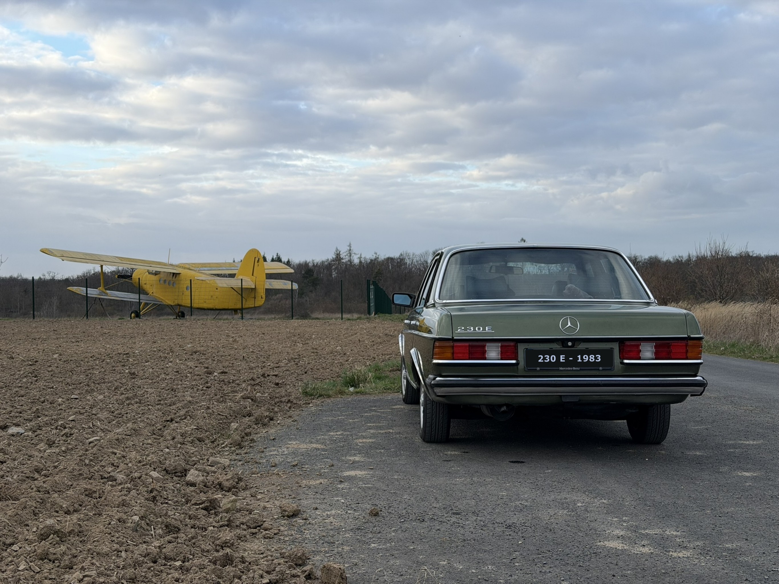 Mercedes 230E - Interiér